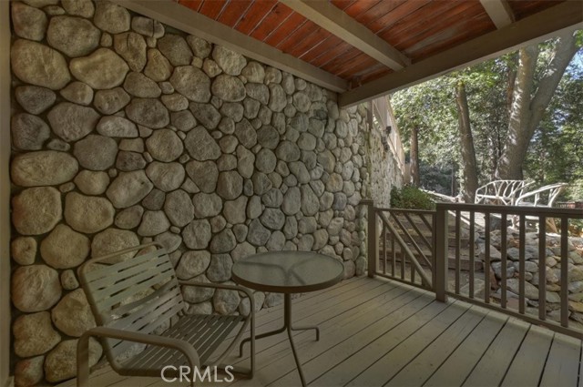 789 Jagerhorn Dr, Lake Arrowhead, CA 92352