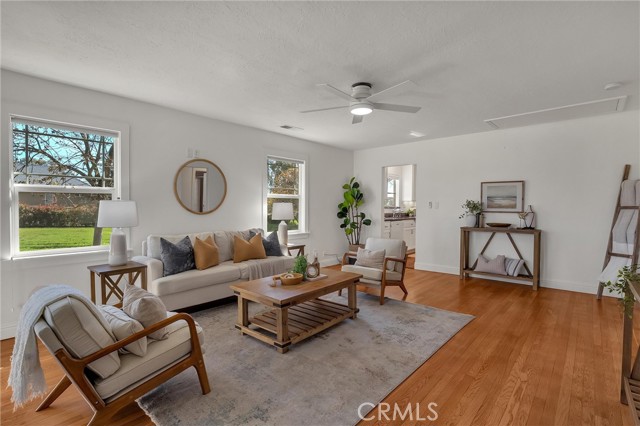 Detail Gallery Image 3 of 38 For 1139 12th St, Oroville,  CA 95965 - 3 Beds | 2 Baths