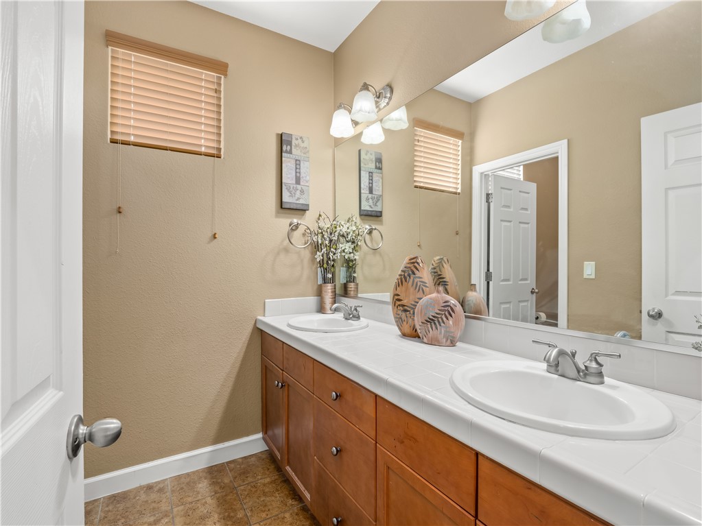 Detail Gallery Image 28 of 44 For 4371 N Bain Ave, Fresno,  CA 93722 - 5 Beds | 3/1 Baths