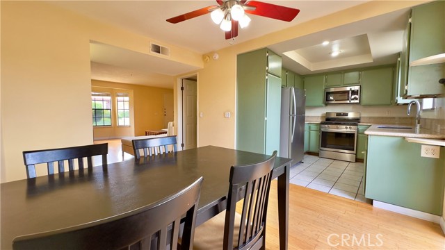 Detail Gallery Image 9 of 26 For 1133 S Paula Dr #7,  Fullerton,  CA 92833 - 2 Beds | 2/1 Baths