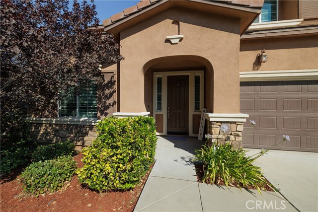 Detail Gallery Image 2 of 30 For 18029 Lapis Ln, San Bernardino,  CA 92407 - 5 Beds | 4 Baths