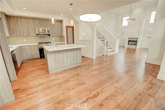 DINING ROOM TO KITCHEN