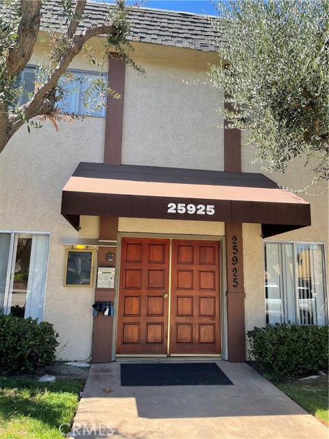 Detail Gallery Image 1 of 12 For 25925 Narbonne Ave #35,  Lomita,  CA 90717 - 2 Beds | 1 Baths