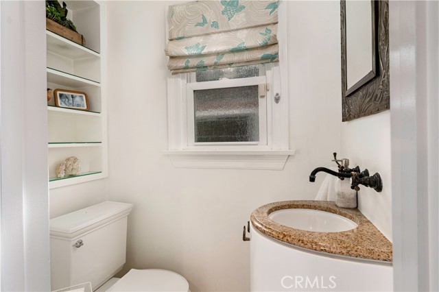 Detail Gallery Image 18 of 33 For 34 Ximeno Avenue, Long Beach,  CA 90803 - 4 Beds | 1/1 Baths