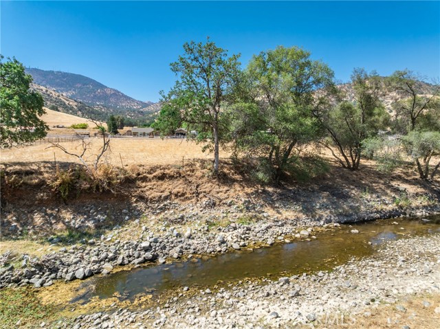 5770 Elwood, Sanger CA: https://media.crmls.org/medias/e6d8595d-b534-45c0-9686-a66c6c090cf7.jpg