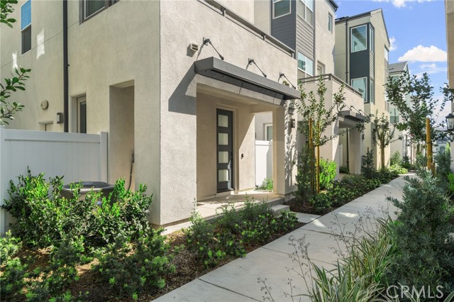 Detail Gallery Image 2 of 43 For 4465 S Grant Paseo, Ontario,  CA 91762 - 2 Beds | 2/1 Baths