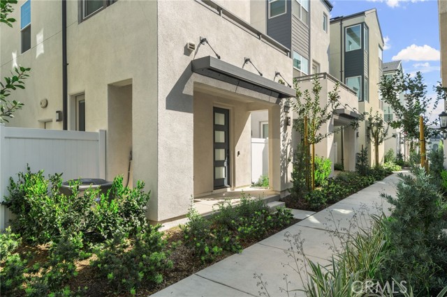 Detail Gallery Image 2 of 43 For 4465 S Grant Paseo, Ontario,  CA 91762 - 2 Beds | 2/1 Baths