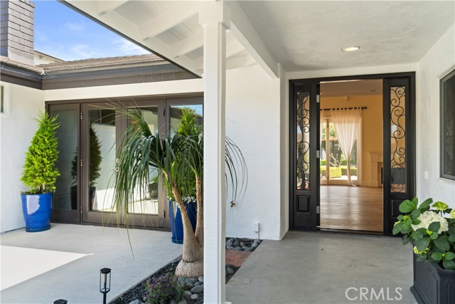 1520 Sandcastle Drive, Corona del Mar CA: https://media.crmls.org/medias/e6d915d9-2875-4f4c-8722-0fe3c5288ecd.jpg