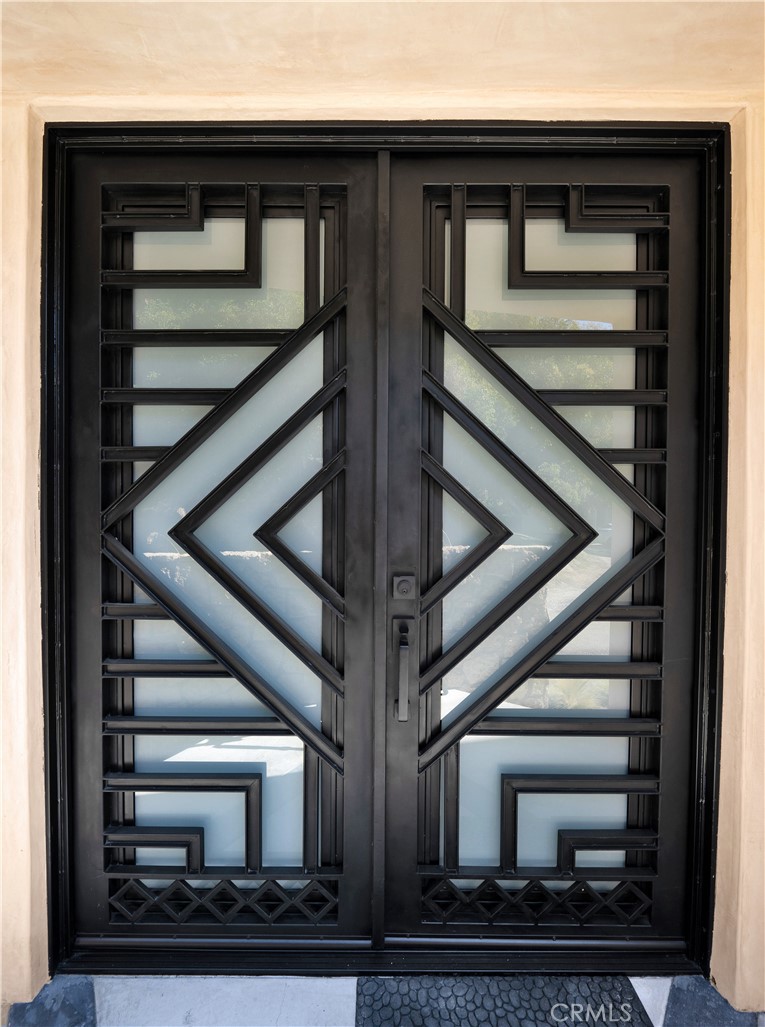 8. 2743 Laurel Canyon Boulevard Los Angeles, CA 90046