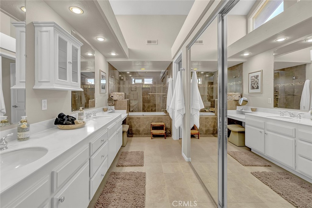 MLS #OC25257716 image #33