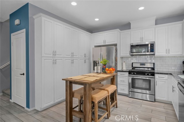 4171 S Cardinale Privado, Ontario CA: https://media.crmls.org/medias/e6da7d24-4817-46a4-b50f-0ac0c192f2fa.jpg