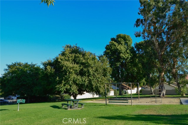 10060 Hillsborough Lane, Riverside CA: https://media.crmls.org/medias/e6dab425-dbb1-48fb-a769-f0d29bad8985.jpg
