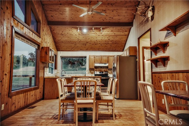 Detail Gallery Image 5 of 9 For 12020 Burris Ln, Potter Valley,  CA 95469 - 2 Beds | 2 Baths