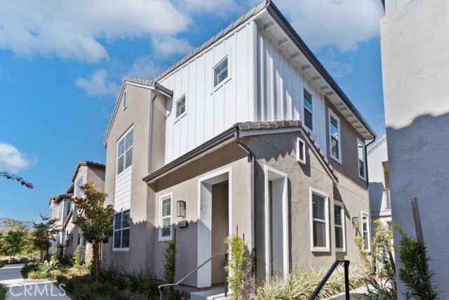 16040 Jamie Lane, Fontana CA: https://media.crmls.org/medias/e6db35ad-2a8f-4506-9606-87ba5c679acb.jpg