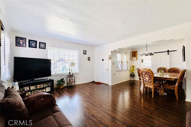 Detail Gallery Image 4 of 27 For 7105 California Ave, Bell Gardens,  CA 90201 - 3 Beds | 2 Baths