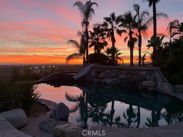 https://media.crmls.org/medias/e6db79d1-3970-47a0-b359-f29cf2037107.jpg?preset=X-Large