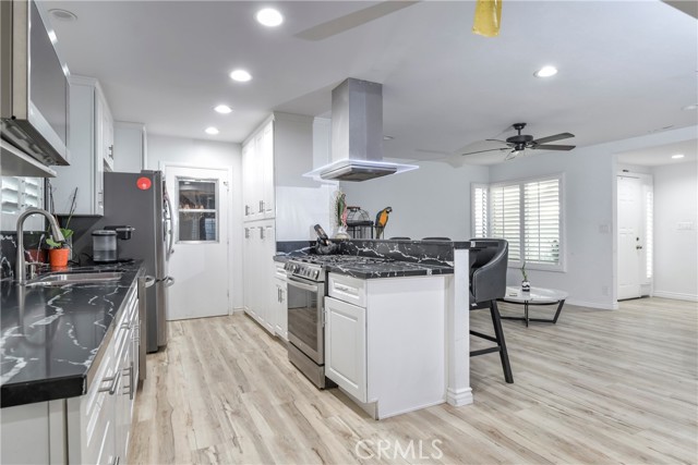 Detail Gallery Image 12 of 36 For 18915 Cantara St, Reseda,  CA 91335 - 3 Beds | 2 Baths