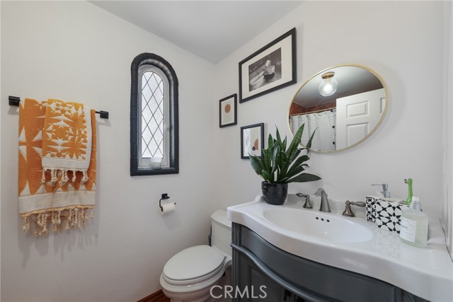 2642 Westminster Place, Costa Mesa CA: https://media.crmls.org/medias/e6dbf6a2-f97b-4cc4-8df7-105948b9b610.jpg