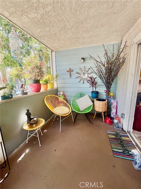 628 Daisy Avenue, Long Beach CA: https://media.crmls.org/medias/e6dc795e-99fa-49af-ba4e-2cceadeaf6b5.jpg