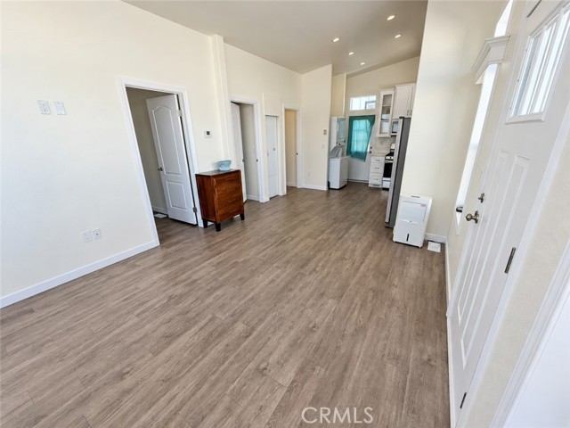8250 Lankershim, 75 photo 6