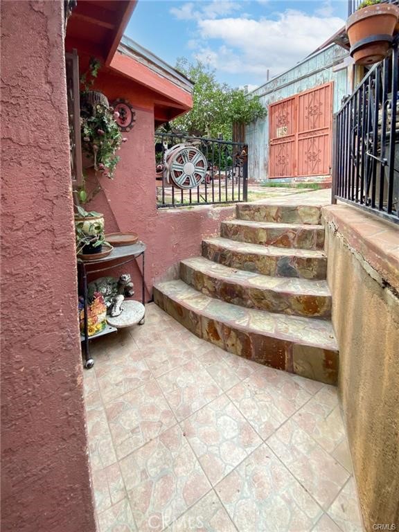 2823 Budau Avenue, Los Angeles CA: https://media.crmls.org/medias/e6dd05ea-679e-4453-915e-c1297f8d913d.jpg