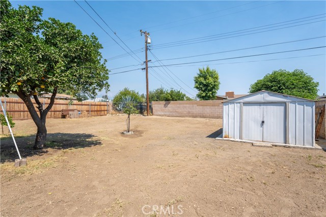 17392 Paine Street, Fontana CA: https://media.crmls.org/medias/e6dd23dd-1f10-4e1c-9bfe-d3f2cf098047.jpg