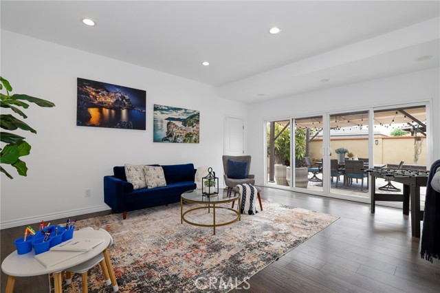 6164 Lorelei Avenue, Lakewood CA: https://media.crmls.org/medias/e6dd33cb-184c-43a8-9cbd-ca19fe9f3815.jpg