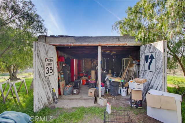 17913 Highway 94, Dulzura CA: https://media.crmls.org/medias/e6de2d10-1aaf-49d5-9f1d-31b6df0d649f.jpg