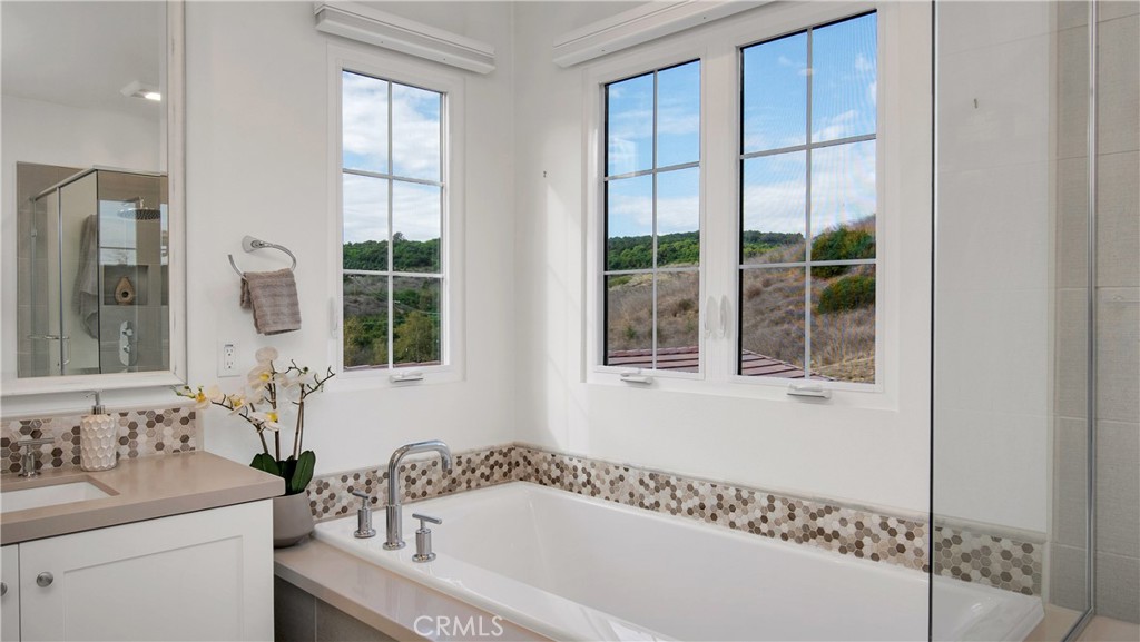 MLS #OC25256306 image #24