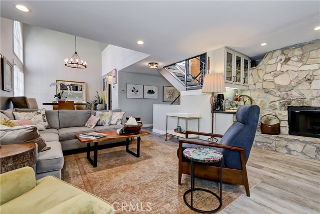 Detail Gallery Image 11 of 30 For 425 S Catalina #2,  Redondo Beach,  CA 90277 - 3 Beds | 3 Baths