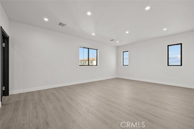 Detail Gallery Image 19 of 39 For 12937 W Kilikia Dr, North Hollywood,  CA 91605 - 4 Beds | 4 Baths