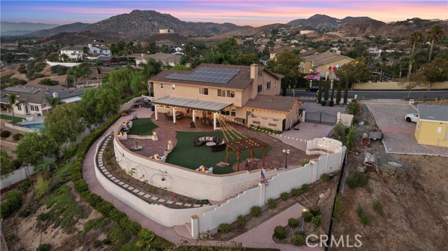 Detail Gallery Image 3 of 52 For 1104 Thoroughbred Ln, Norco,  CA 92860 - 4 Beds | 4/1 Baths