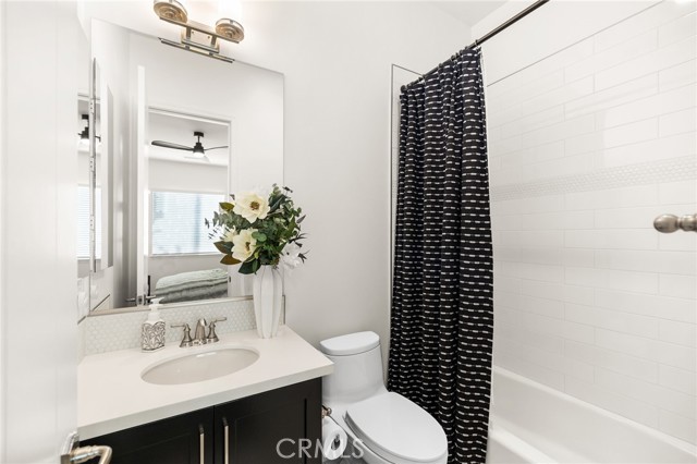 41783 Valencia Way, Temecula CA: https://media.crmls.org/medias/e6e34aa8-c037-4626-a00c-80b40ef5077a.jpg