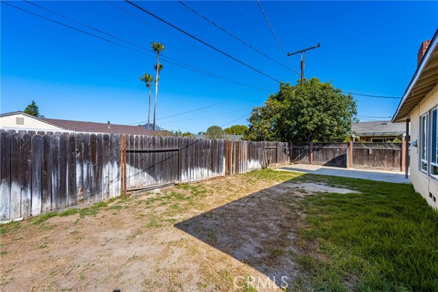 218 N Evergreen Street, Anaheim CA: https://media.crmls.org/medias/e6e361c2-0196-4116-8e19-c8760110011a.jpg