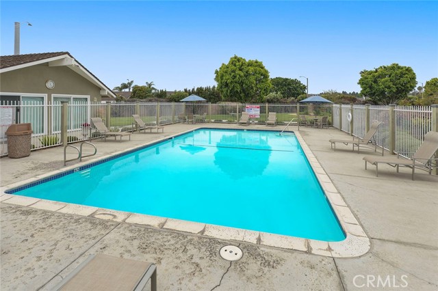 Detail Gallery Image 27 of 28 For 16875 Canyon Lane, Huntington Beach,  CA 92649 - 3 Beds | 2 Baths