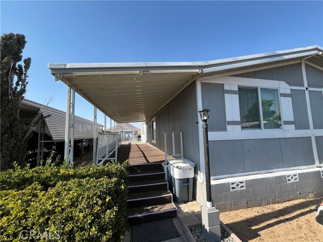 20683 Waalew Road, Apple Valley CA: https://media.crmls.org/medias/e6e42ed9-f6ee-46b4-a827-f59b9bce27d8.jpg