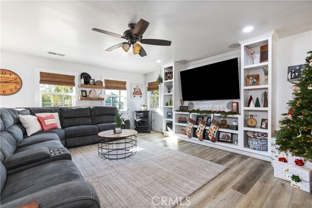 Detail Gallery Image 8 of 54 For 4680 Whispering Oak, Paso Robles,  CA 93446 - 4 Beds | 3 Baths