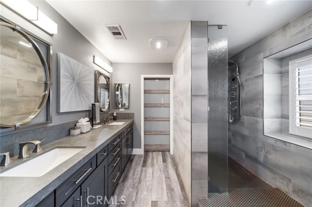 15583 N Peak Lane, Fontana CA: https://media.crmls.org/medias/e6e567fe-843a-40cd-8072-d299f3ca76e6.jpg