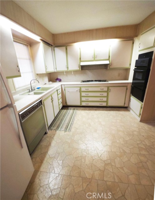 Detail Gallery Image 3 of 19 For 840 E Foothill Bld #147,  Azusa,  CA 91702 - 2 Beds | 2 Baths