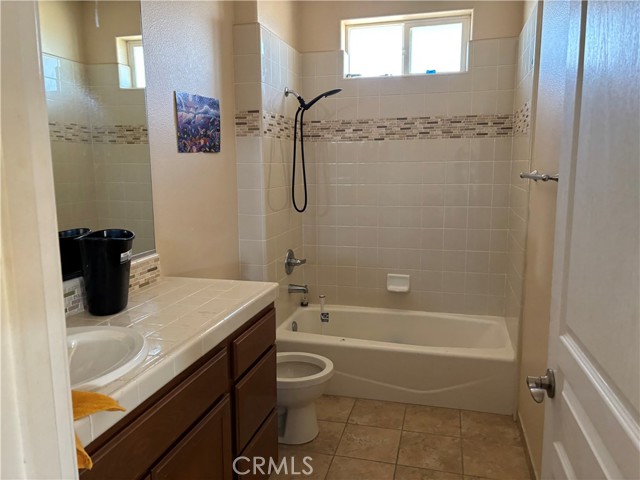 Detail Gallery Image 8 of 14 For 1335 Dolcetto Ln, Santa Maria,  CA 93458 - 4 Beds | 2/1 Baths