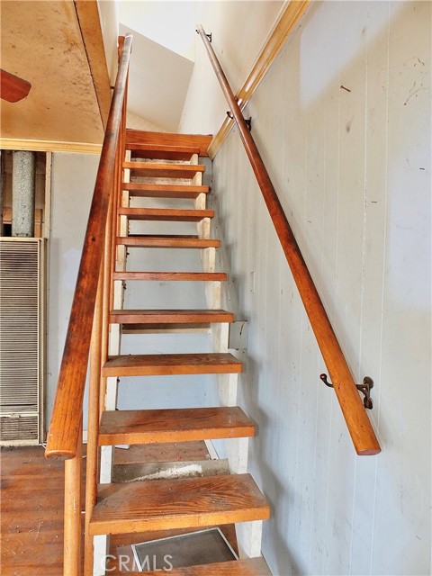 744 Gladys Avenue, Long Beach CA: https://media.crmls.org/medias/e6e65921-3aed-400e-8438-93b5495cd1d0.jpg