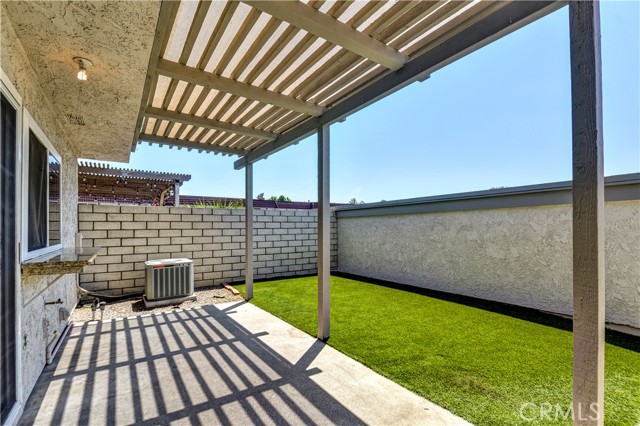 11263 Knott Avenue, Cypress CA: https://media.crmls.org/medias/e6e67d93-3285-4640-bd2a-d74561ca0d51.jpg