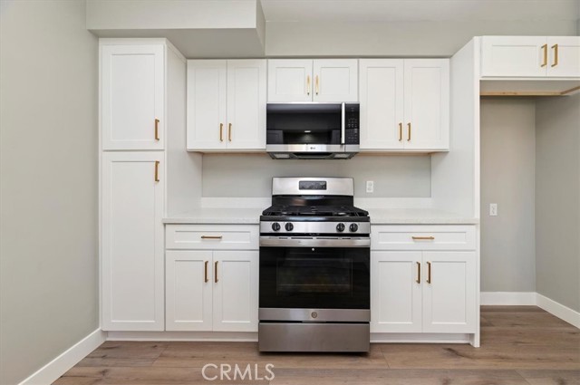 Detail Gallery Image 22 of 41 For 2111 Elsinore Rd, Riverside,  CA 92506 - 3 Beds | 2/1 Baths