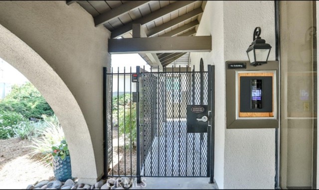 6924 Hyde Park Drive, San Diego CA: https://media.crmls.org/medias/e6e6c426-d6da-493b-baae-3258ceb19968.jpg