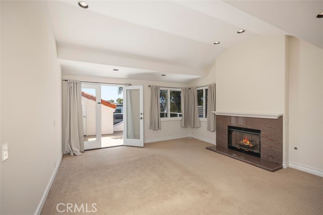 Detail Gallery Image 34 of 52 For 318 Jasmine Ave #B,  Corona Del Mar,  CA 92625 - 3 Beds | 3/1 Baths