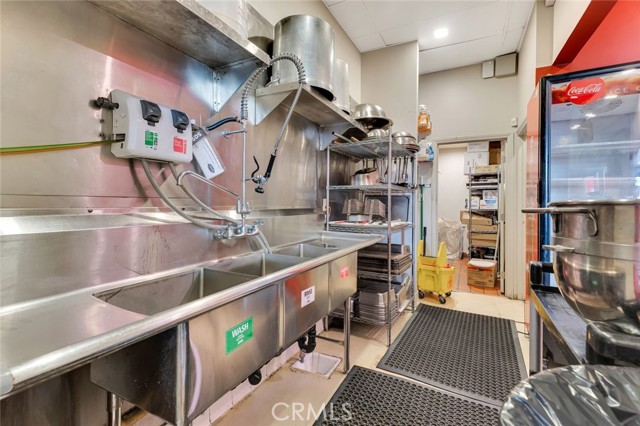  Commercial for Sale in Van Nuys, California