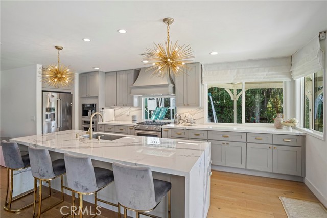 Detail Gallery Image 5 of 13 For 7153 Helmsdale Cir, West Hills,  CA 91307 - 4 Beds | 3 Baths