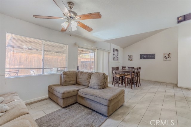 Detail Gallery Image 11 of 14 For 632 Parkview, Lake Elsinore,  CA 92530 - 2 Beds | 1/1 Baths