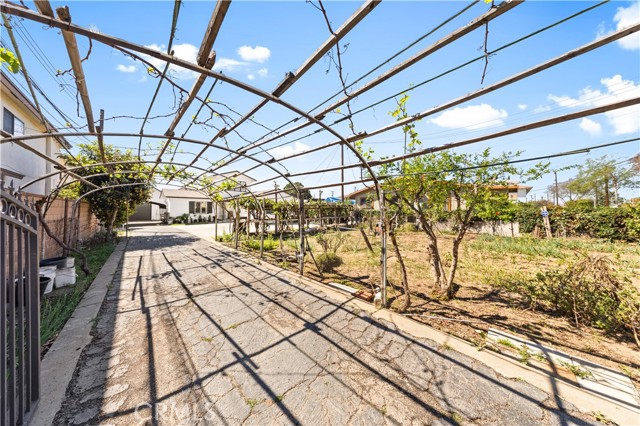 Detail Gallery Image 9 of 30 For 220 E Hellman, Monterey Park,  CA 91755 - 3 Beds | 2 Baths