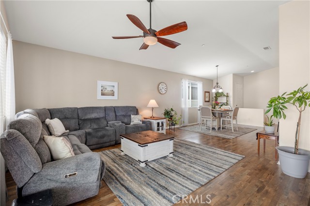 30294 Coralium Way, Menifee CA: https://media.crmls.org/medias/e6e93e22-be64-40f9-9d31-9d04419cdd6b.jpg